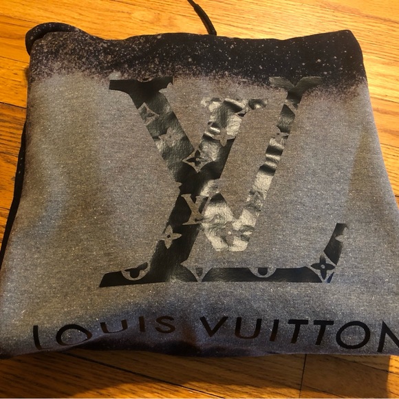 Gildan Tops - Gildan Sweatshirt custom made NWOT